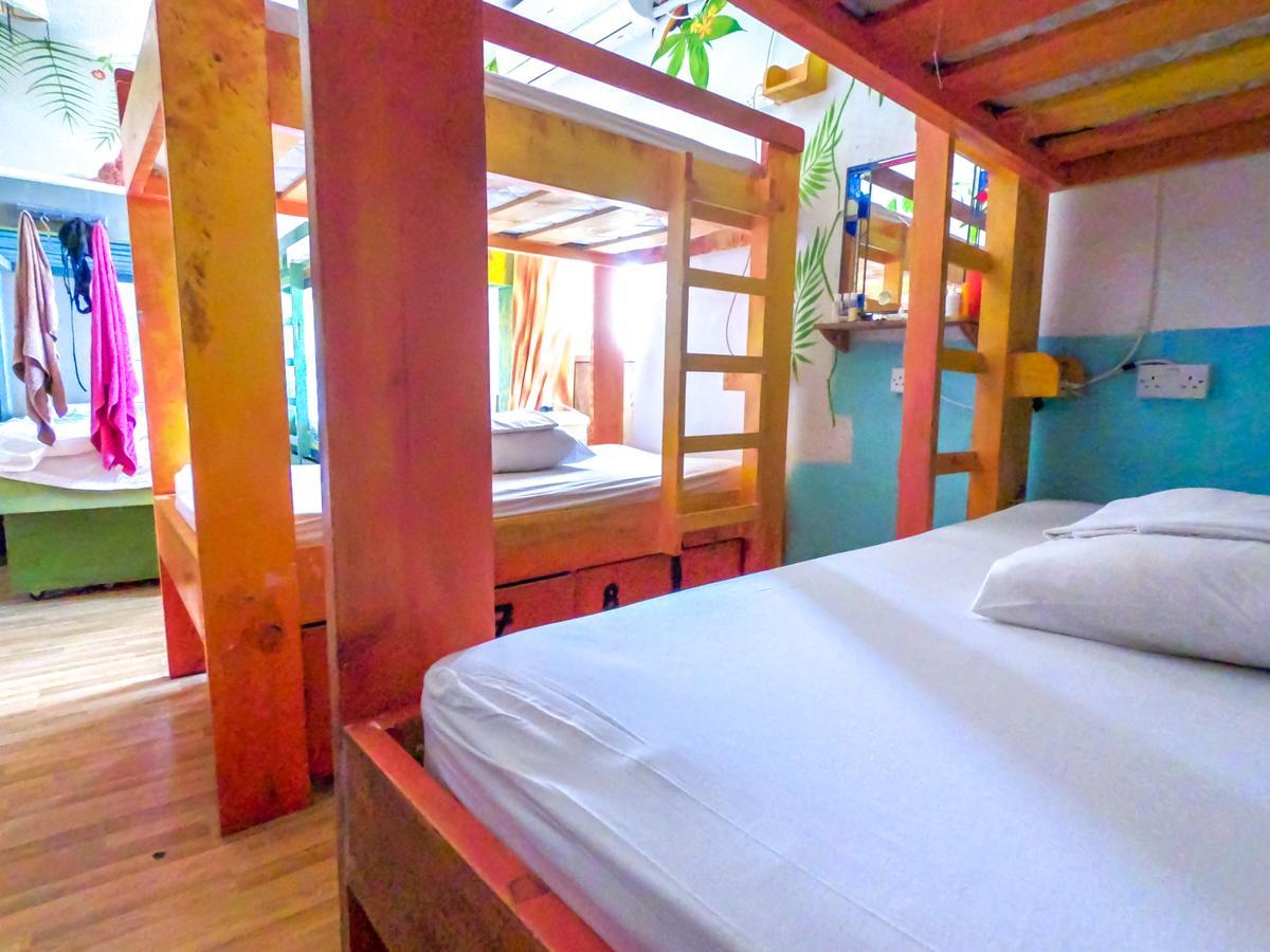 Hostel Malti Budget Saint Julian's Bagian luar foto